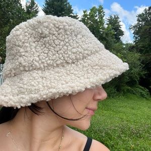 Fuzzy faux Sherpa tan bucket hat